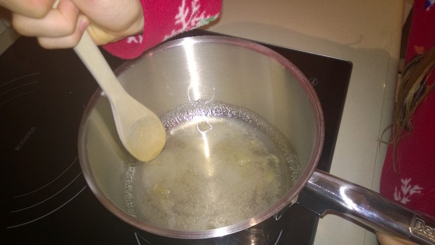 9. Mix the water, sugar and gelatine together in a saucepan until the sugar disolves.